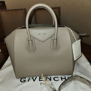 🚫🚫SOLD🚫🚫Givenchy Antigona Medium Leather Handbag